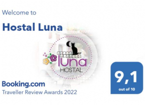 Host Luna